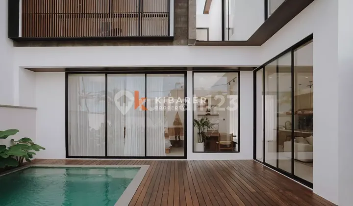 Elegant Three-Bedroom Two-Storey Villa with Enclosed Living in Kerobokan YRR3544 Elegant Three-Bedroom Two-Storey Villa with Enclosed Living in Kerobokan YRR3544