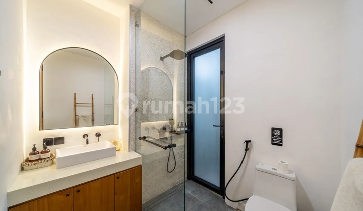Modern Three Bedroom Leasehold Villa Near the Beach in Canggu VL3444 2