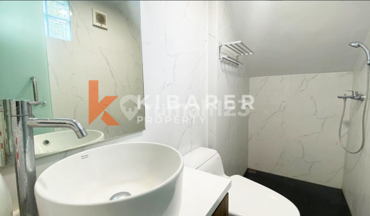 Modern Five Bedroom Enclosed Living Villa Situated in Jimbaran YRR3115 2