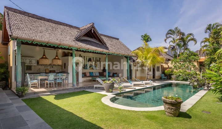Charming Traditional Style Three Bedroom Leasehold Villa In Central Drupadi Area Vl453 Charming Traditional Style Three Bedroom Leasehold Villa In Central Drupadi Area Vl453