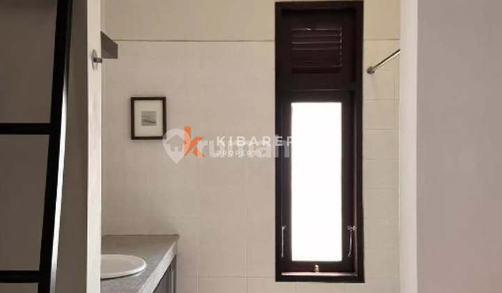 Lovely Three-Bedroom Villa With Enclosed Living In Umalas Yrj6352 2