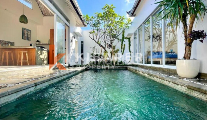 Peacefully Two Bedroom En-closed Living Villa Situated in Kerobokan YRR3056