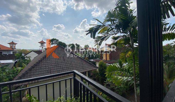 Homey Three Bedroom Villa Enclosed Livingroom In Kerobokan Yrr3015 2