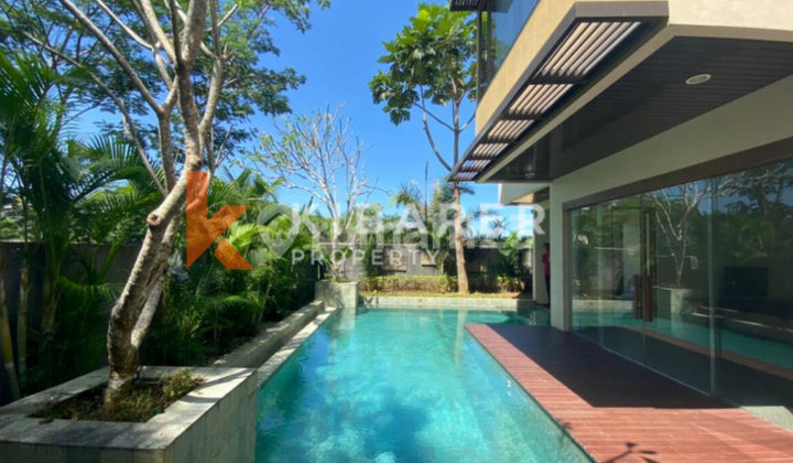 Beautiful Three-Bedroom Complex Villa With Enclosed Living in Nusa Dua YRR3019 Beautiful Three-Bedroom Complex Villa With Enclosed Living in Nusa Dua YRR3019