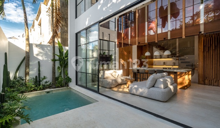 Brand new high quality villas with long lease in Nyang Nyang Beach VL2701