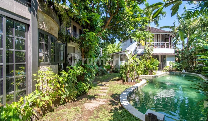 Rumah bebas lima kamar tidur dijual di Kerobokan VL3257 2