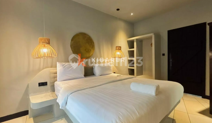 Tropical Four Bedroom Villa With Expansive Garden & Pool In Sought-After Umalas Yrv4470 2