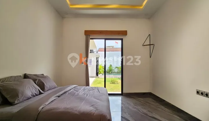 Stylish Three-Bedroom Villa with Cinema Room and Pool in Padonan YRR3584 2