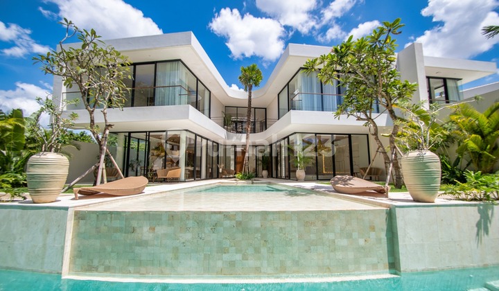 Properti mewah baru empat kamar tidur dijual di Umalas VL3213 Properti mewah baru empat kamar tidur dijual di Umalas VL3213