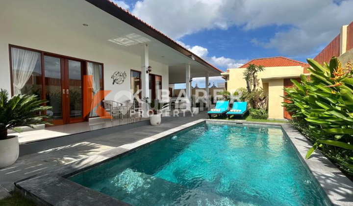 Villa Terbuka Dua Kamar Tidur yang Menyenangkan Terletak di Canggu YRR3400