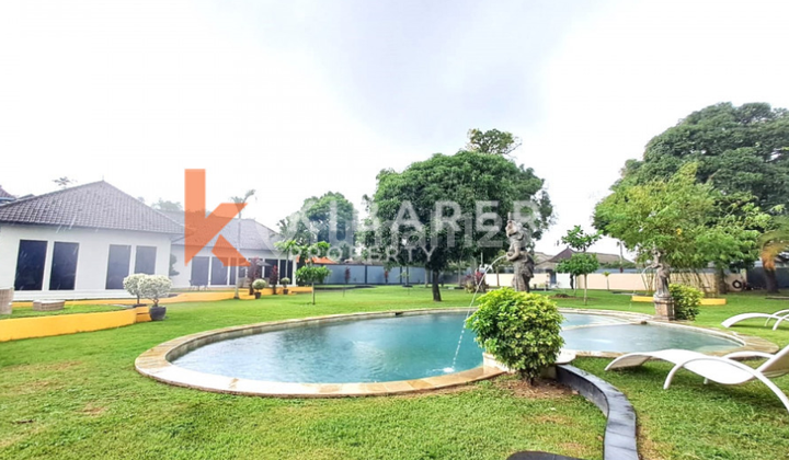 Homey Spacious Garden Three-Bedroom Enclosed Livingroom Villa Located In Kerobokan Area Yrc5024