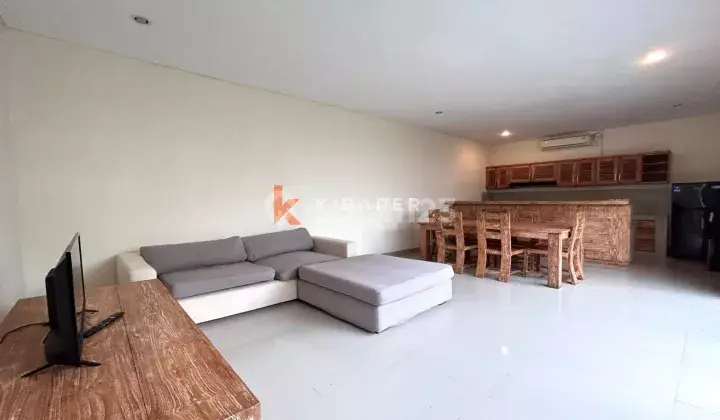 Three-Bedroom Enclosed Living Room Tropical Villa Conveniently Set in Umalas YRR3505 2