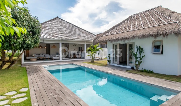 Gorgeous three bedroom modern-tropical leasehold property in Sanur VL3409