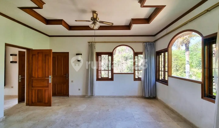 Traditional Three Bedroom Freehold Property in Tabanan VL3368 2
