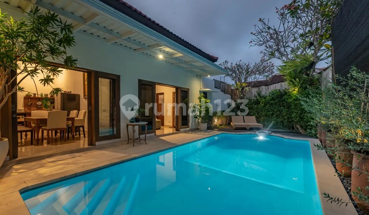 Charming Freehold Two Bedroom Property in Private Gated Complex in Kerobokan VL3356