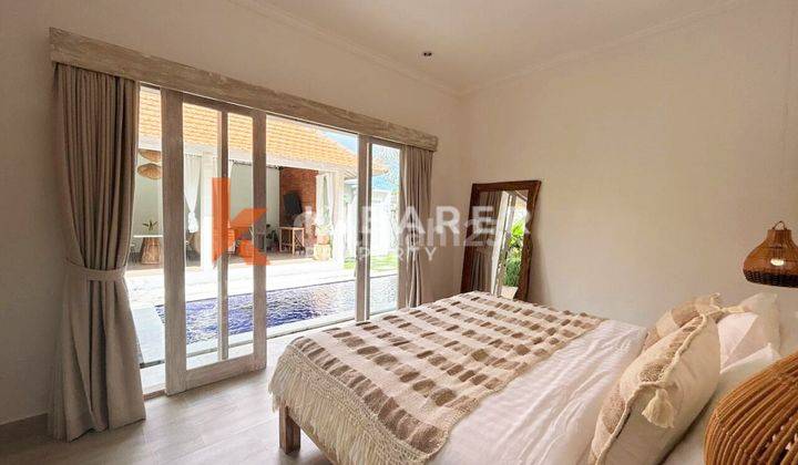 Wonderful Two Bedroom Enclosed Living Room Villa Situated In Bumbak Yrr3190 2