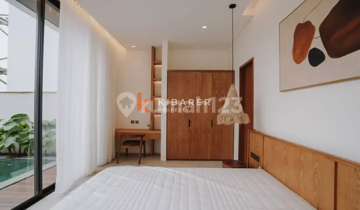 Elegant Three-Bedroom Two-Storey Villa with Enclosed Living in Kerobokan YRR3544 2