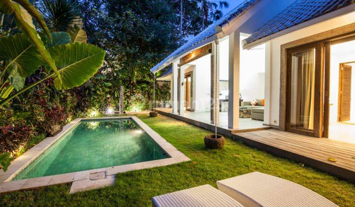 Modern Two Bedrooms Villa For In Kerobokan Vl1976 1