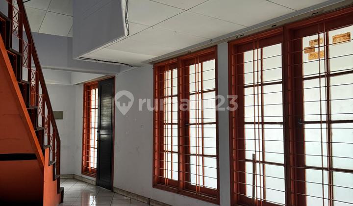 FOR RENT HOUSE ON CILILIN STREET, KEBAYORAN BARU, SOUTH JAKARTA