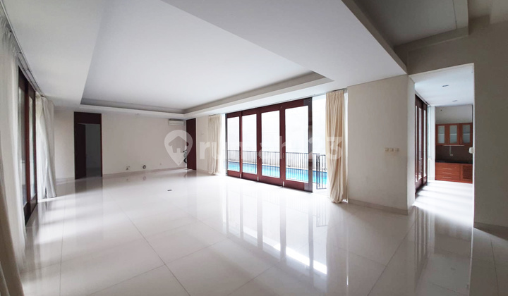 Disewakan rumah bagus di lingkungan terbaik senopati area  2