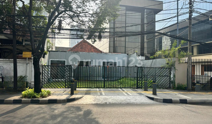 Old House Land Count Strategic Location Penataran Menteng Street