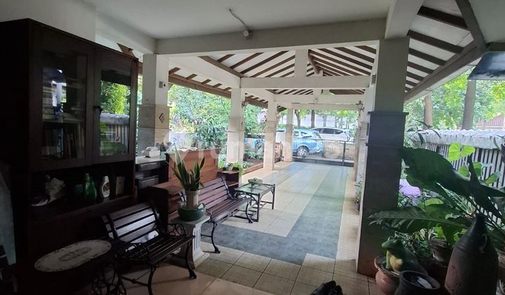 Dijual Rumah Lama Hitung Tanah Jalan Widya Chandra Kebayoran Baru