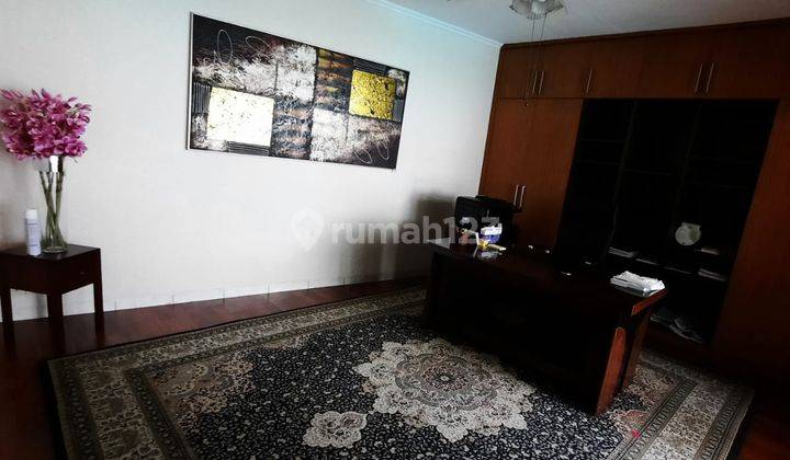 Rumah Dengan Kolam Renang Pribadi Dekat Blok M, Jl Dharmawangsa  2