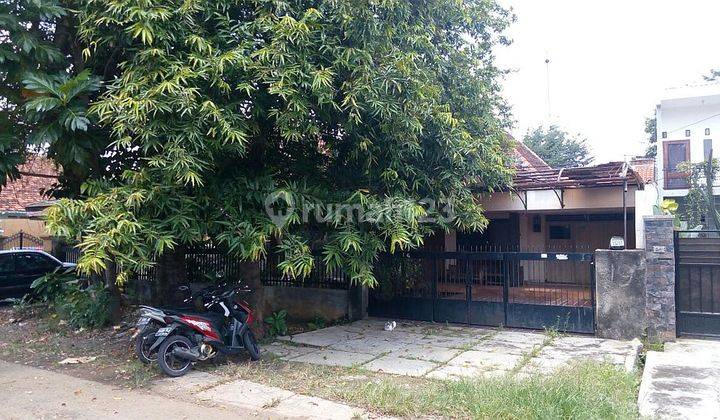 Rumah Lama Hitung Tanah di Area Strategis Matraman, Jakarta Timur 1