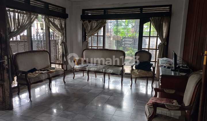 RUMAH  JALAN CINIRU KEBAYORAN BARU JAKARTA SELATAN