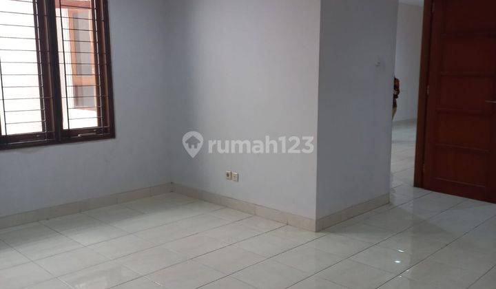 Rumah Strategis Dekat Prime Area Kebayoran Baru Jl Erlangga 2