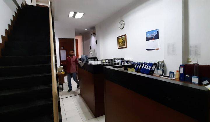 Ruko 3.5 lantai siap pakai di Jl. Tebet Raya Bagus Sekali 2