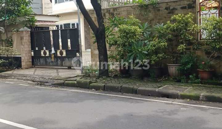 Rumah 2 Lantai Siap Huni di Kayu Putih