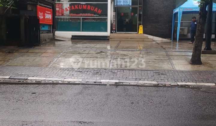 Ruang Usaha Strategis Jalan Ramai di Tebet