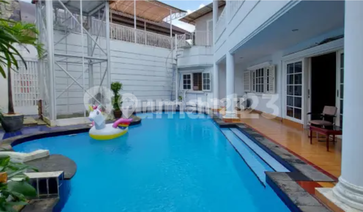6 Bedroom Rumah Kebayoran Baru - Lokasi Bagus Prime Area - bisa untuk Commercial