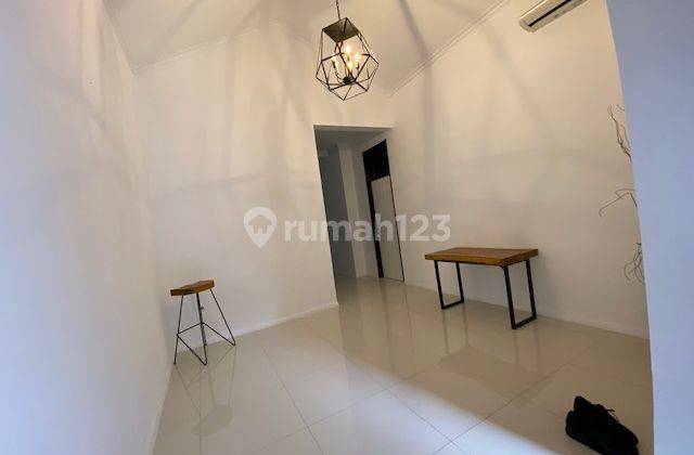 2 Bedroom Modern House In Pondok Indah, Prime Area Small Family Or Silent Office 2