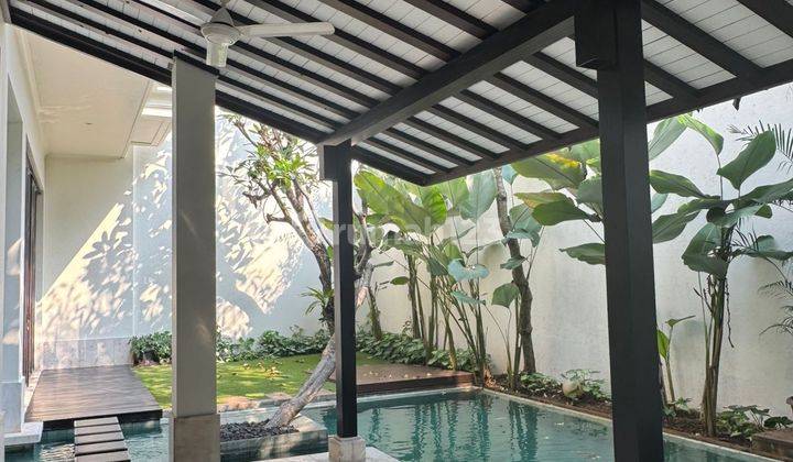 5 Bedroom Beautiful House in Tropical Compound in Pejaten 2