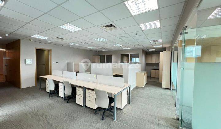 286,65 Sqm Office Space At Lippo Tower Fully Furnished 1