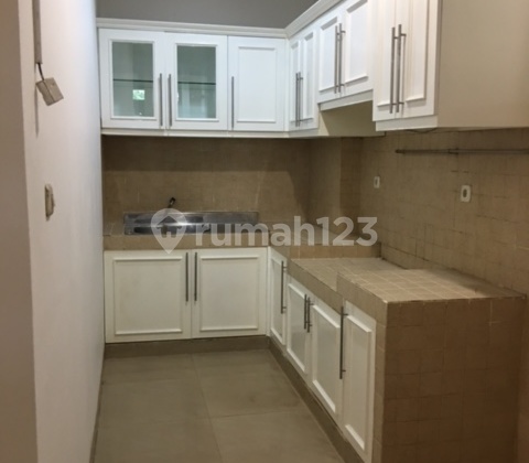 4 Bedroom Rumah cantik di Pondok Indah, walking distance to JIS - Avail Dec2025 2