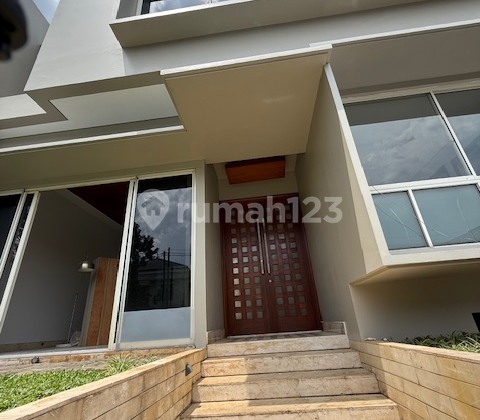 5 Bedroom Modern House In Pondok Indah, Quiet Area