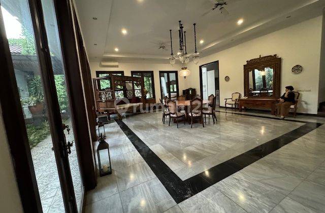 4 Bedroom Nice House In Menteng Close To Taman Suropati 2