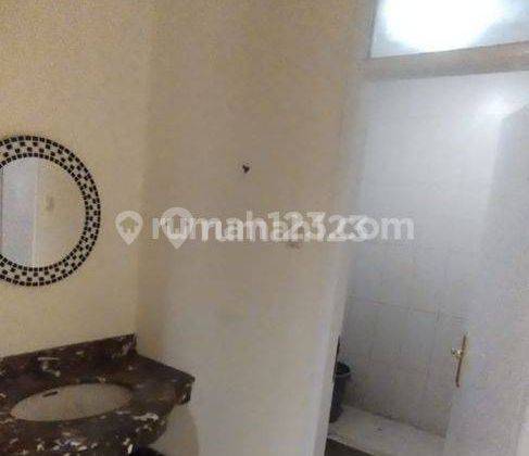 Rumah Mewah Lingkungan Asri Siap Huni di Raffles Hills  2