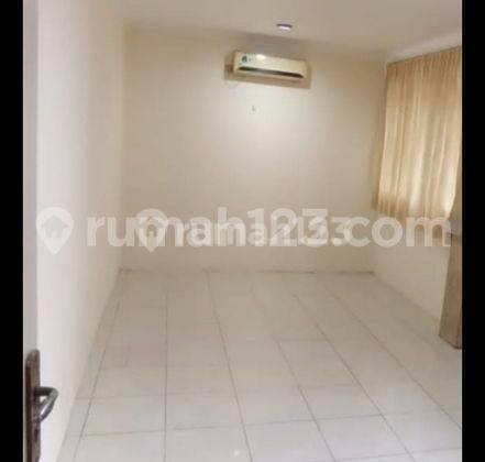 Rumah Mewah Lingkungan Asri Siap Huni di Raffles Hills  10