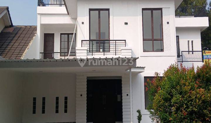 Dijual  Rumah Cantik Siap Huni Posisi Hook Dan Ada Rooftop Sudah Renovasi di Kota wisata cibubur, Kota Wisata 1