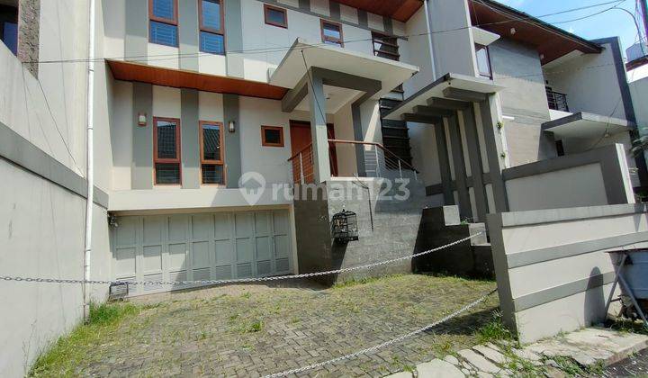 Dijual Rumah Siap Huni di Komplek Elite Setraduta 1