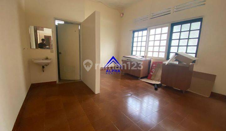 Disewakan Rumah Super Strategis Sangat Cocok Untuk Kantor Atau Usaha 12