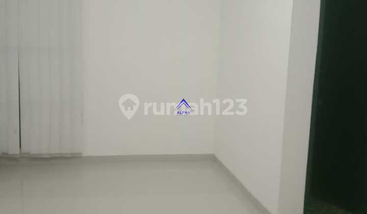 Dijual Rumah Siap Huni Posisi Hook Dalam Komplek 8