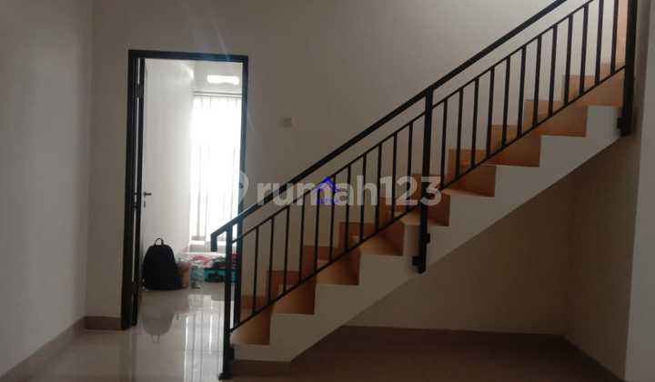 Dijual Rumah Siap Huni Posisi Hook Dalam Komplek 10