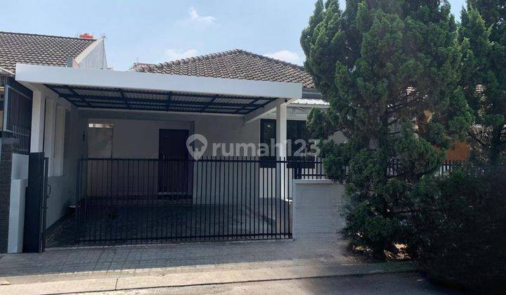 Disewakan Rumah Siap Huni di Komplek Elite Singgasana Pradana Bandung Kota Harga Terbaik 1