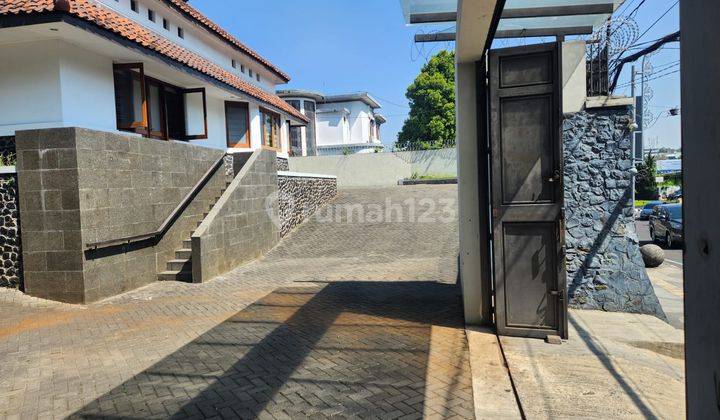 Disewakan Rumah Mainroad Riau Bandung Kota Harga Terbaik.  2