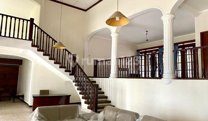 Luxury House With Swimming Pool Ready to Occupy in Setrasari Complex Bandung Best Price 2